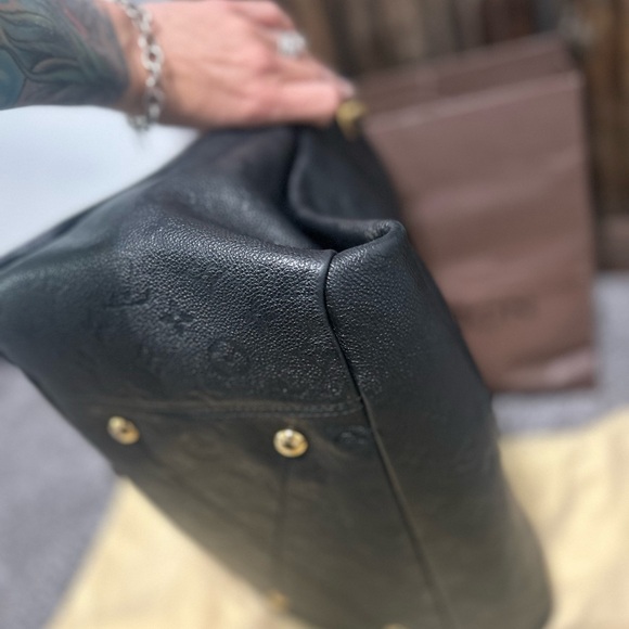 LIKE NEW Louis Vuitton Empriente Artsy- Nior - Picture 13 of 14